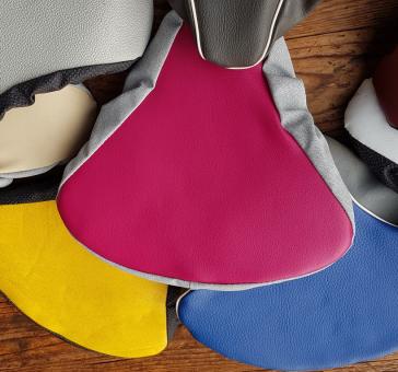 Sattelbezug , Sitzfläche gelb, ähnl. Abbildung, NOS, orig. aus altem Bestand 60-80er Jahre 