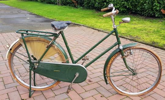 Damenfahrrad "BURCO", Amsterdam, solider, hochwertiger Marken-Tourer der  50er Jahre, sehr guter Originallack, unrestauriert 