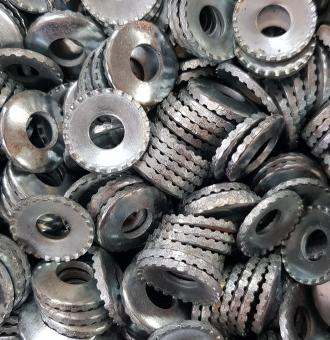 Unterlegscheibe für Nabe mit max. 8 mm Achse, gewölbt u. gezahnt für besten Halt des Vorderrades, verzinkt, D: 8,5 mm, 1 Stück   