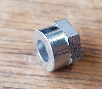 Mutter M6, angefast, verchromt,  für Rennrad/Randonneur Felgenbremsen, orig. Altbestand 30-80er Jahre 