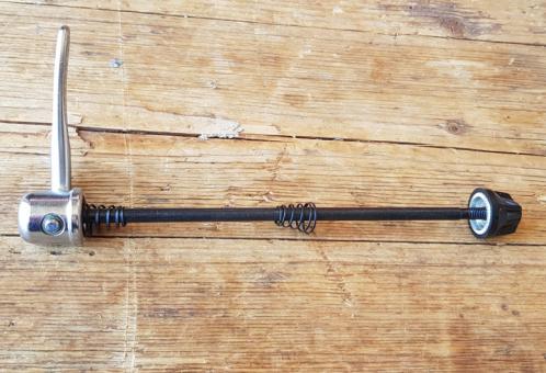 Shimano - Schnellspanner für Hinterradnabe mit ca. 135 mm Einbaumaß,   NOS 80/90er Jahre  