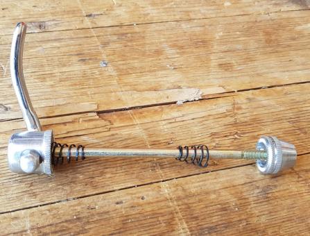 Shimano - Schnellspanner für Vorderradnabe mit ca. 100 mm Einbaumaß,   NOS 70/80er Jahre  