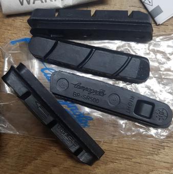 Bremsklötze "Campagnolo BR-SR 500", orig. Satz 4 Stück, frisch aus Werksneuauflage ! 