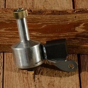 Dynamo, Aluminium Gehäuse, Anbau links, neu in 60-80er Jahre Bauart 