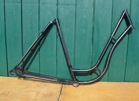 Fahrradrahmen Fabrikant unbekannt, Damenausführung, 28 Zoll, Linierung gold/weiß 