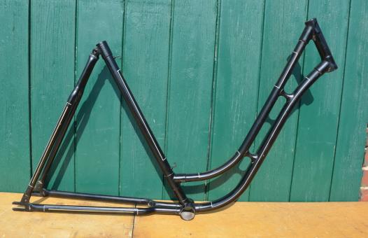 Fahrradrahmen "Dürkopp", 50er Jahre, Damenausführung, Linierung gold/weiß 