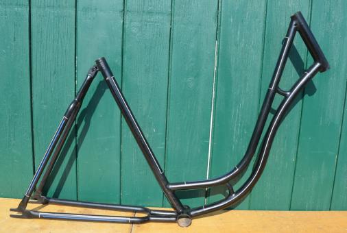 Fahrradrahmen Fabrikant unbekannt, Damenausführung, 28 Zoll, Linierung blau/weiß 