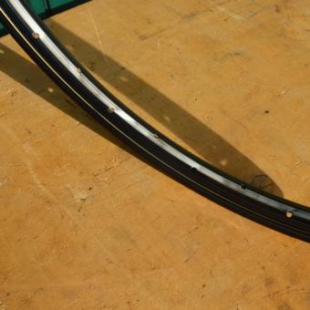 Felge 26 x 1,75, Linierung weiß geflammt/gold, Breite 34 mm, 36-loch, Ventilbohrung 8,5 mm 