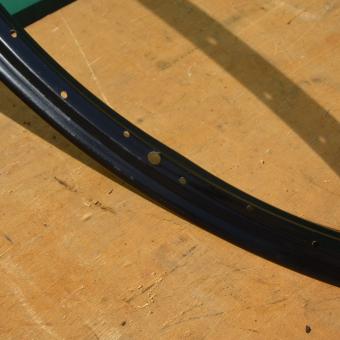 Felge 26 x 2,00 schwarz, Breite 42 mm, 36-loch, Ventilbohrung 8,5 mm, schwarz, 30er Jahre 