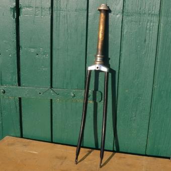 Fahrradgabel "Opel" 28 Zoll, Schaftlänge 230 mm, Gewindelänge 30 mm, Scheidenlänge 390 mm, Weite oben 55 mm 