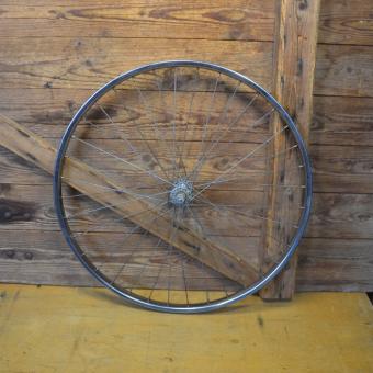 Laufrad vorn 24 x 1,75, verchromt, Speichen verzinkt, Ventilbohrung 8,5 mm 