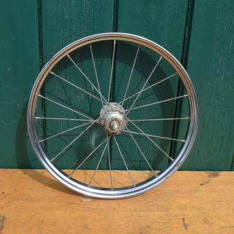 Laufrad hinten 16 Zoll, Breite 34 mm, Ventilbohrung 8,5 mm, Einbaumaß 110 mm 