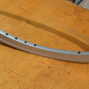 Hohlkammerfelge 28 Zoll (622-16), Breite 22 mm, Ventilbohrung 6 mm 