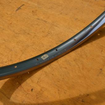 Felge 28 x 1 5/8 (622-21) verchromt, Breite 27 mm, Ventilbohrung 8,5 mm 