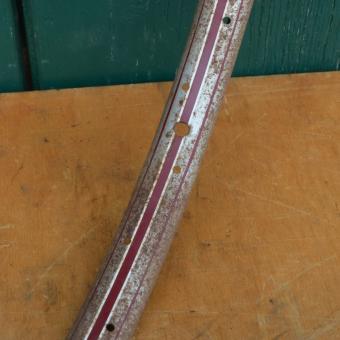 Wulstfelge 26 x 1 ½, 36-loch, Breite 33 mm, Silber, Linierung rot/weiß 