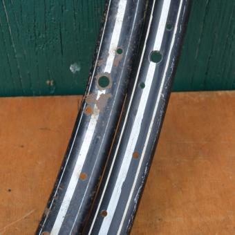 Wulstfelgensatz 26 x 1 ½, 36-loch, Breite 33 mm, schwarz, Linierung silber, 