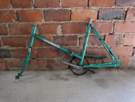 Klappradrahmen 20 Zoll, Tretlager, Kettenschutz, Sattelstütze 