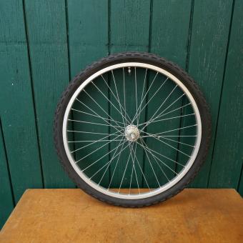 Hinterrad bereift 24 Zoll, (507-19), Alufelge, Breite 25 mm, Speichen verzinkt, NOS 