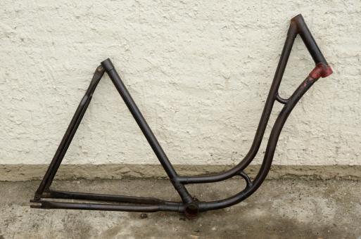 Fahrradrahmen "MIELE",  Damenausf., 28 Zoll , RH=55cm, orig. 50er J., ohne Gabel,  ohne Tretlager 