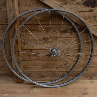 Felge und Laufrad 28" Breite 28 mm,  36-Loch, Alu, Linierung schwarz/gold 