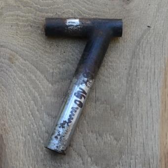 Winkelsattelstütze, Durchmesser: 26 mm, Länge: 160 mm, gebraucht, orig. 10-40er Jahre, Zustand siehe Bilder. 