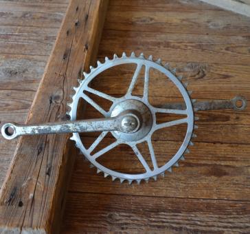 Tretlager Glockenausf. Achslänge 136 mm, Kurbellänge 172 mm,  50er Jahre 