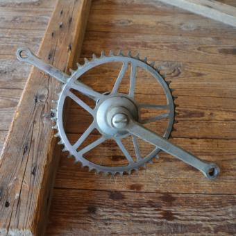 Tretlager Glockenausf. Achslänge 142 mm, Kurbellänge 172 mm,  50er/60er Jahre 