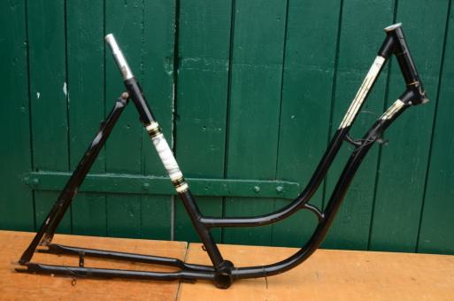 Fahrradrahmen Damenausführung mit Klebedekor, Rahmenhöhe 53 cm, 28 Zoll 