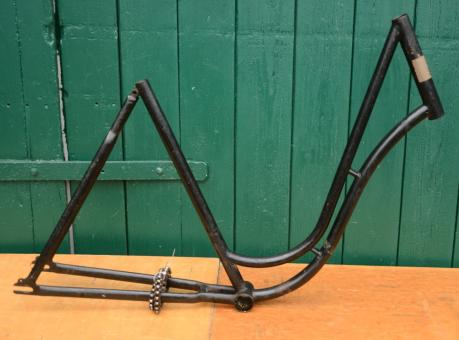 Damenradrahmen "NSU Pfeil", 10er/20er Jahre, Rahmennummer 563XXX, Rahmenhöhe 55 cm.  