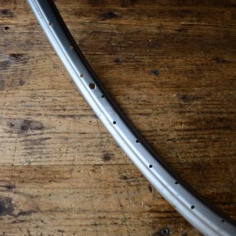 Felge 24 x 2,00, silber lackiert, Breite 35 mm, NOS, Bohrdurchmesser 4,3 mm 