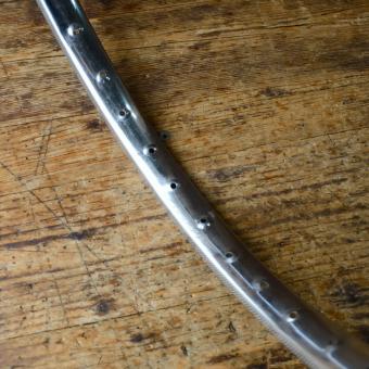 Felge "Rigida" 23 x 1,75, verchromt, Breite 34 mm, Bohrdurchmesser 5 mm, NOS mit Patina   