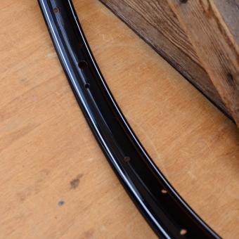 Felge für Drahtbereifung 26 x 2, Dekor 2, neu lackiert, 36-Loch, Lagerpatina, Breite 37,4 mm 