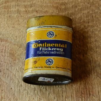 Flickzeug Blechdose "CONTINENTAL" orig. 30er Jahre, 61 x 41 x 19 mm, ohne Inhalt 
