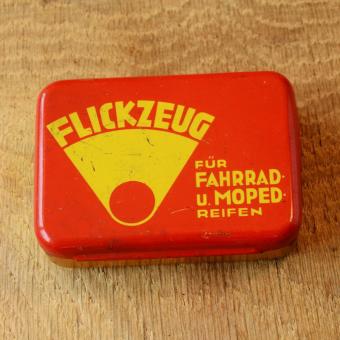 Flickzeug Blechdose orig. 50er Jahre, 83 x 60 x 21 mm, ohne Inhalt 