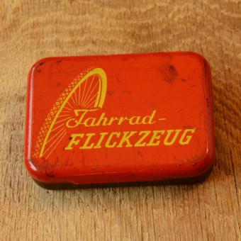 Flickzeug Blechdose orig. 50er Jahre, 83 x 60 x 21 mm, ohne Inhalt 