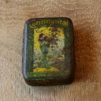 Flickzeug Blechdose "CONTINENTAL" orig. 10er Jahre, 81 x 58 x 24 mm, ohne Inhalt  