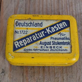 Flickzeug Blechdose "AUGUST STUKENBROK EINBECK" orig. 20 er Jahre, 83 x 61 x 22 mm, ohne Inhalt 