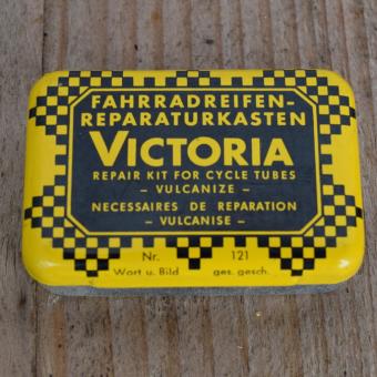 Flickzeug Blechdose "VICTORIA" orig. 50 er Jahre, 59 x 39 x 16 mm, ohne Inhalt 