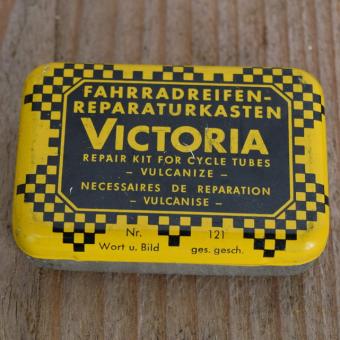 Flickzeug Blechdose "VICTORIA" orig. 50 er Jahre, 59 x 40 x 16 mm, ohne Inhalt 