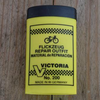 Flickzeug Kunststoffdose "VICTORIA" orig. 70 er Jahre, 82 x 49 x 25 mm, ohne Inhalt 