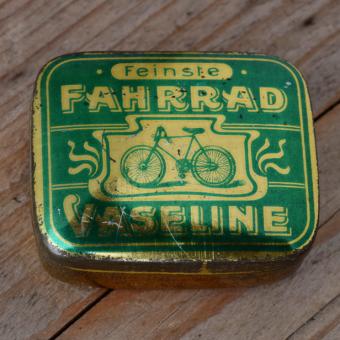 Blechdose "FEINSTE FAHRRAD VASELINE" orig. 10 er Jahre, 60 x 50 x 23 mm, ohne Inhalt 