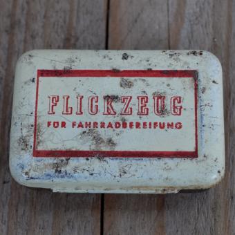 Flickzeug Blechdose orig. 30 er Jahre, 59 x 39 x 17 mm, ohne Inhalt 