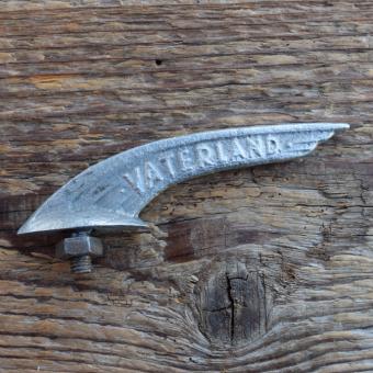 Schutzblechfigur VATERLAND (klein für Kinderrad), Alu Druckguss, orig. Altbestand, Zustand siehe Bild 