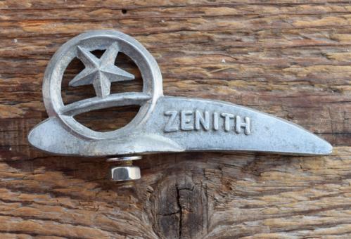 Schutzblechfigur ZENITH, Alu Druckguss, orig. Altbestand 50er Jahre, Zustand siehe Bild 