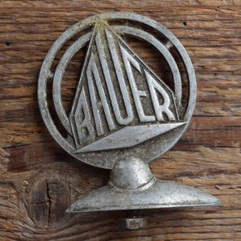 Schutzblechfigur BAUER, Alu Druckguss, orig. Altbestand 50er Jahre, Zustand siehe Bild 