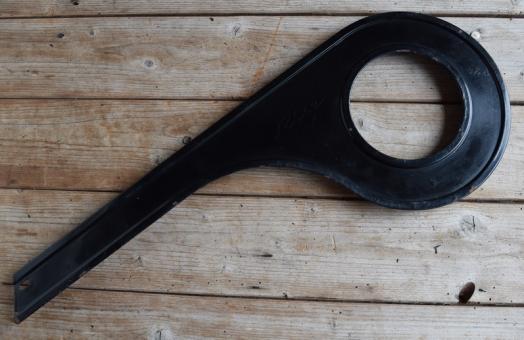 Kettenschutz "RIXE", Länge c.a. 55 cm, orig. 60er J., unrestaurierter Zustand gem. Bildern    