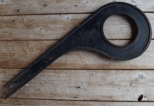 Kettenschutz "RIXE", Länge c.a. 55 cm, orig. 60er J., unrestaurierter Zustand gem. Bildern    