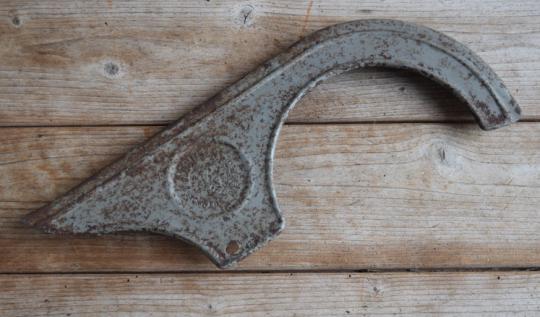 Kettenschutz "STRICKER", Länge c.a. 33 cm, orig. 50er J., unrestaurierter Zustand gem. Bildern    