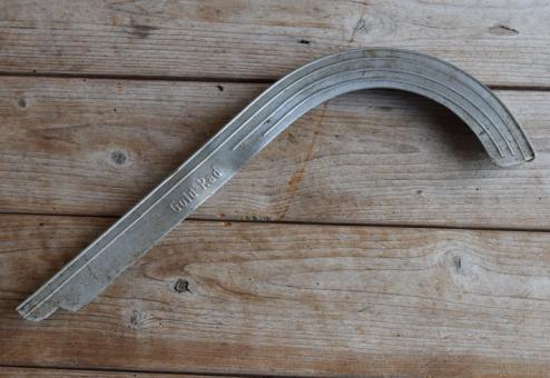 Kettenschutz "GOLD RAD", Länge c.a. 33 cm, orig. 50er J., unrestaurierter Zustand gem. Bildern    