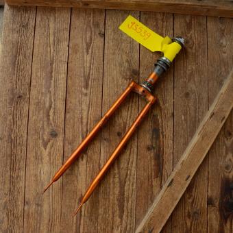 Gabel 26"orig. 70er J. unrestauriert, Schaftlänge 176 mm, Scheidenlänge 362 mm, Weite oben 55 mm, Zustand siehe Bilder      